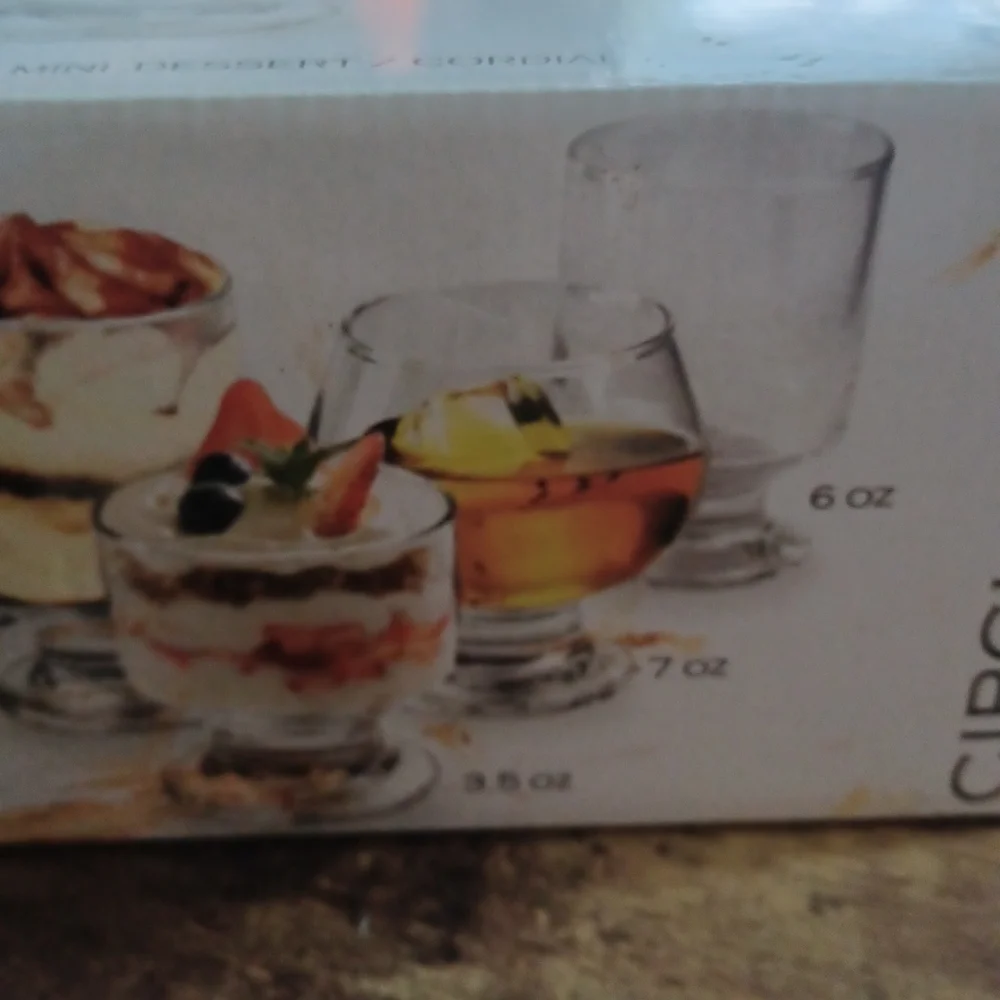 Six assorted mini dessert glassware - Picture 6 of 6